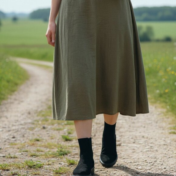 Quince Women's Elegant Black Ankle Boots - Picture 4 of 10